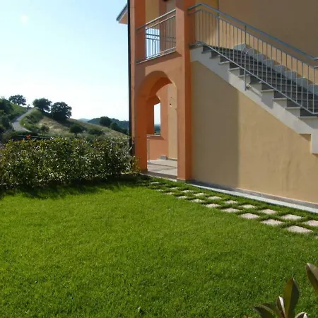 Luxurios In Emerald Mandatoriccio Marina